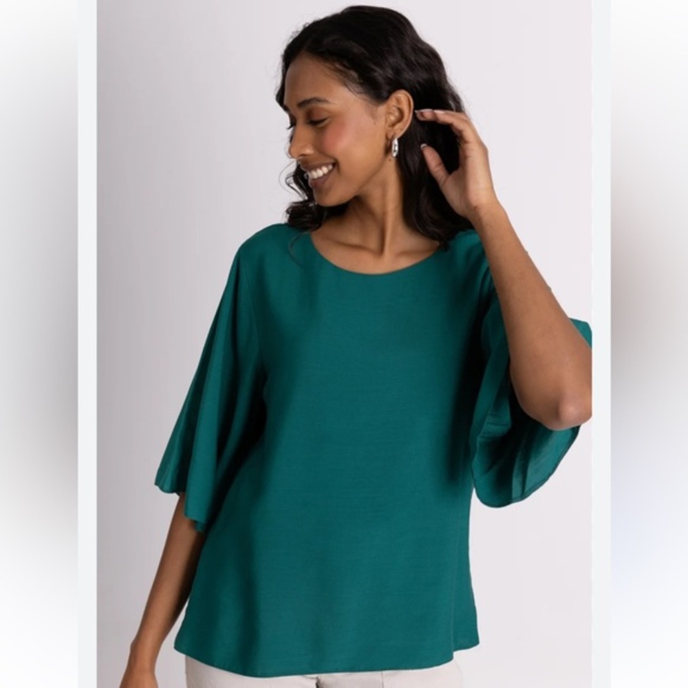 Elegant Teal Women's Top with wide flowing short sleeves